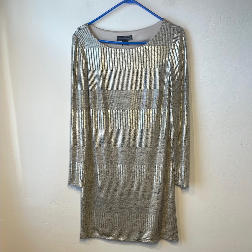 Jessica Howard Gold print stretch cocktail dress